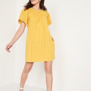 YELLOW Eyelet Dress, Flutter Sleeves Embroidered Size Small EUC